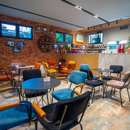 F&M Hotel 2 Tiranë Eksteriør bilde