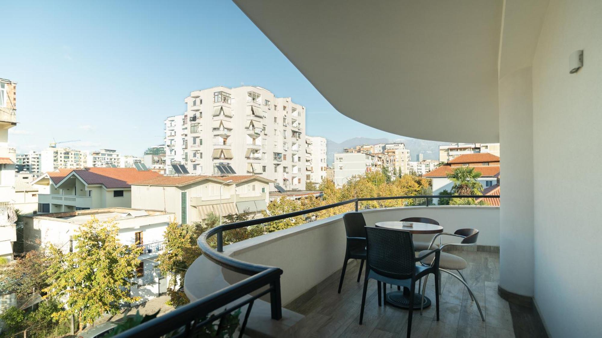 F&M Hotel 2 Tiranë Eksteriør bilde